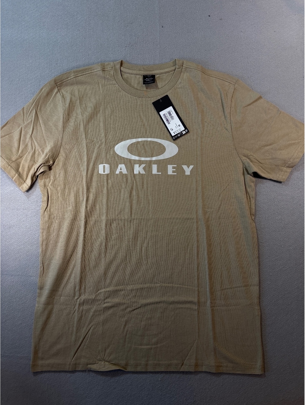 Oakley Men's Regular Fit T-Shirt Beige Medium New with Tags